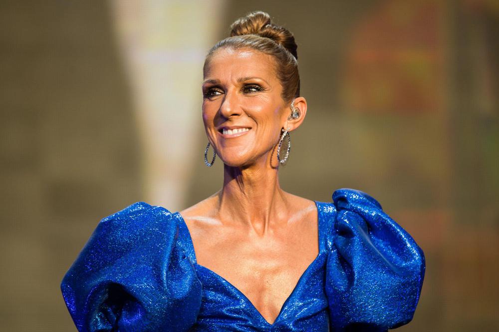 Celine-Dion-padece-el-Sindrome-de-la-Persona-Rigida-scaled