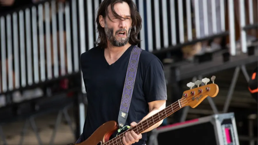 la-banda-dogstar-de-keanu-reeves-regresa-y-da-show-en-eu-6