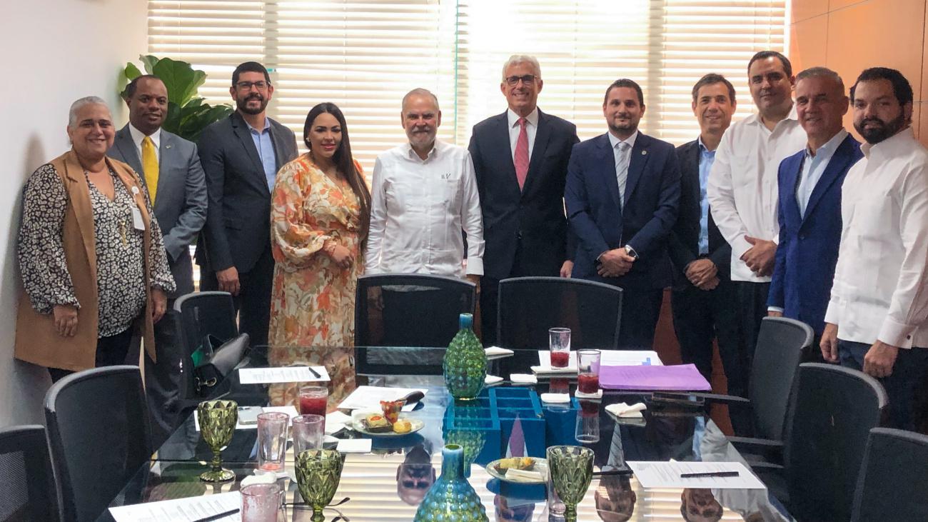 Miguel Ceara Hatton participa en encuentro con la Junta Directiva de ASIEX (1)