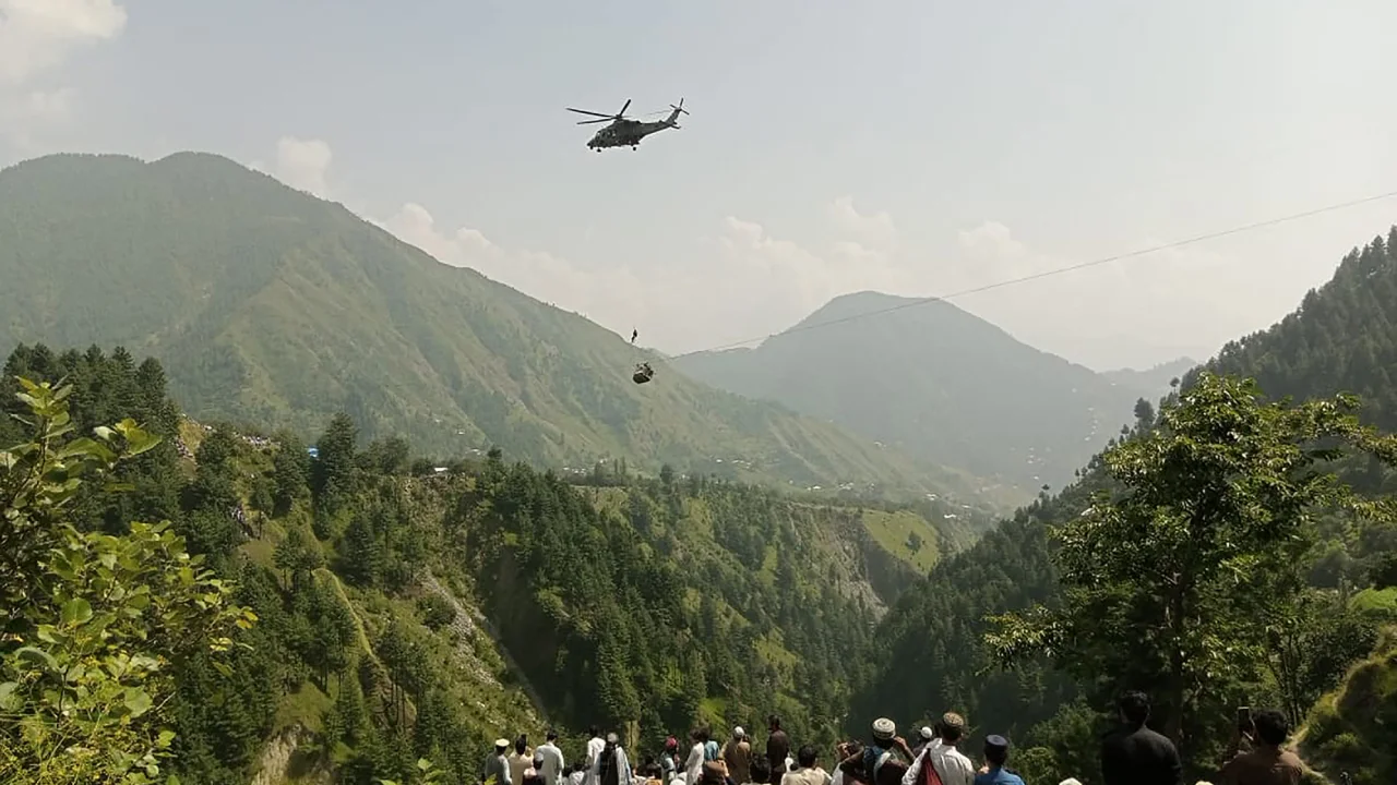 230822131333-pakistan-cable-rescue-082223