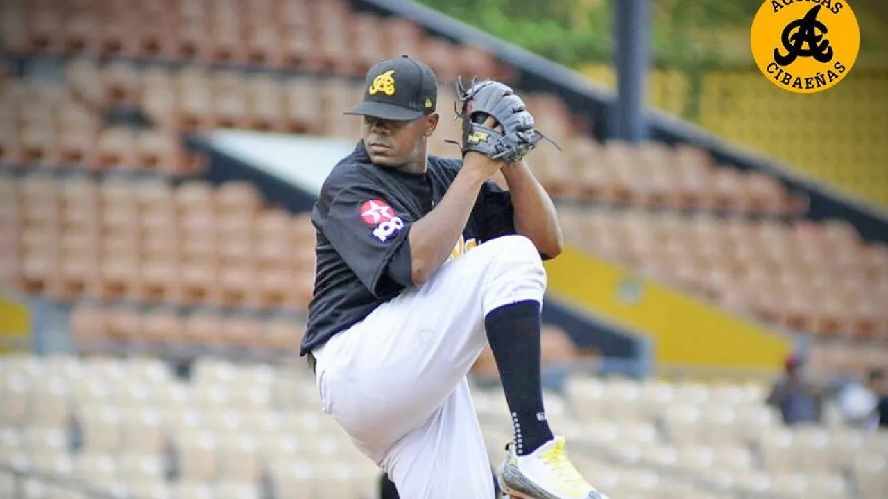 aguilas-anuncian-contratacion-del-zurdo-roenis-elias