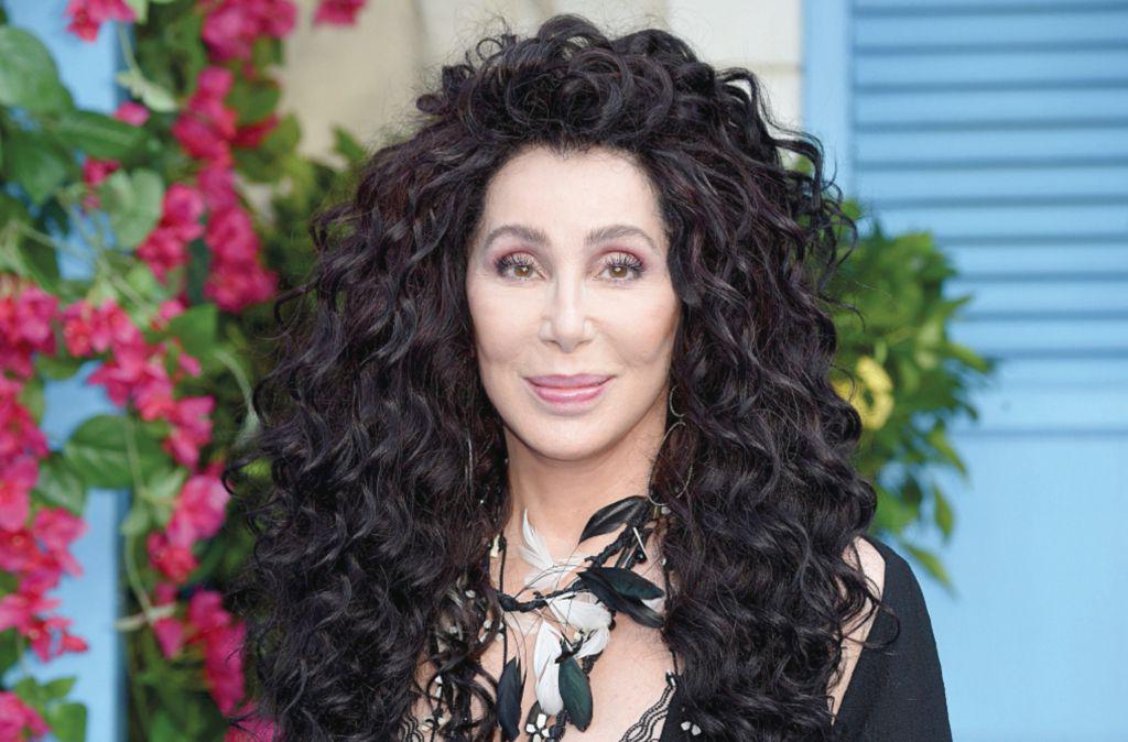 Cher-muestra-un-diamante-increible-en-Twitter-por-Navidad