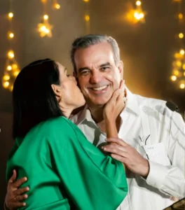 Abinader-y-Raquel-264x300