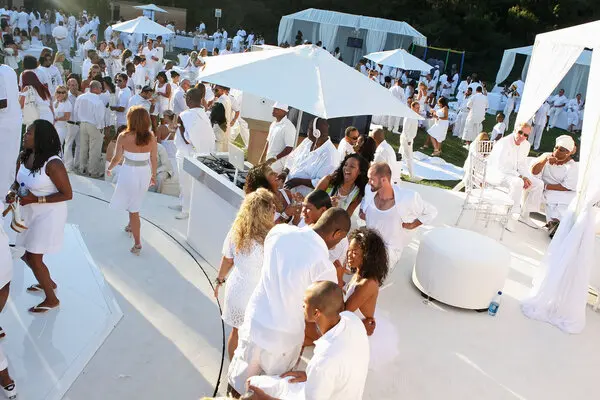 29combs-whiteparties-08-cfvg-articleLarge