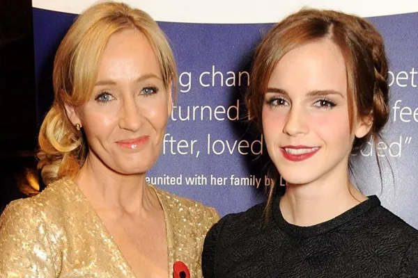 J.K.-Rowling-llama-ignorante-a-Emma-Watson-y-reaviva-la-polemica