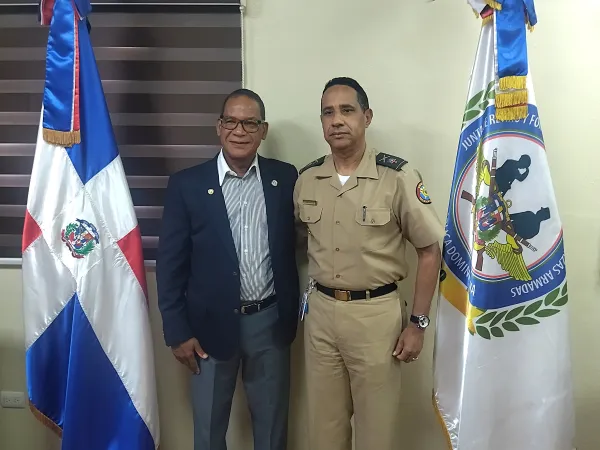 8dd1b15b07ee959fff716f219ff43fb5_L