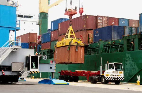 exportaciones-importaciones-descienden-estados-unidos-e1460451428233