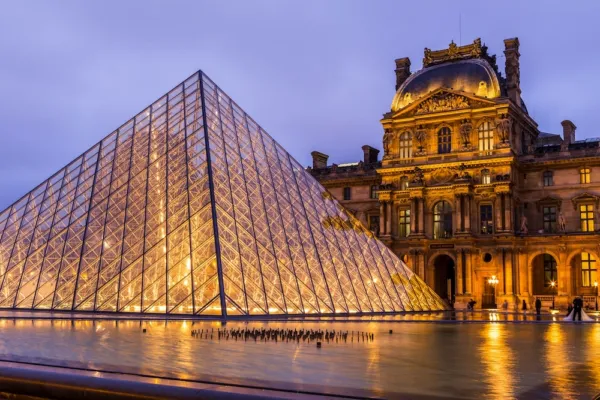 tsize_600x400_MUSEO-LOUVRE-PARIS