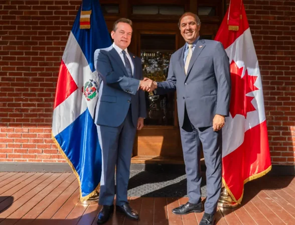 El-canciller-dominicano-Victor-Ito-Bisono-durante-su-visita-oficial-a-Canada