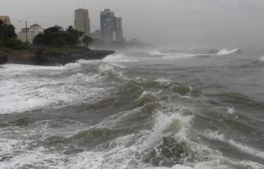 coe-el-oleaje-esta-deteriorandose-progresivamente-en-costas-del-pais_2-focus-0-0-375-240