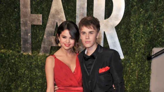 selena-gomez-justin-bieber-fiesta-oscar-vanity-fair-2011-579c6d