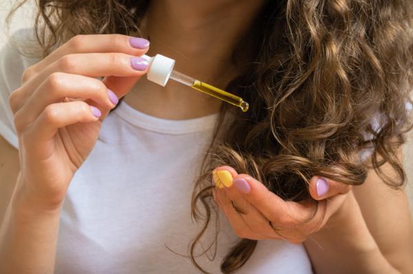 como_usar_el_aceite_de_argan_para_el_pelo_41211_600