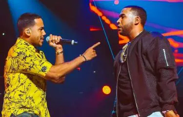 tbt-don-omar-y-romeo-santos-cantando-ella-y-yo-en-el-madison-square-garden-en-nueva-york---quieren-ver-el-rey-del-reggaeton-y-el-rey-de-la-bachata-cantando-este-clasico-en-la-gira-de-backtoreggaeton-1-bf501498-