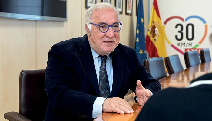 0327-entrevista-pere-navarro-APOYO-700X4O0