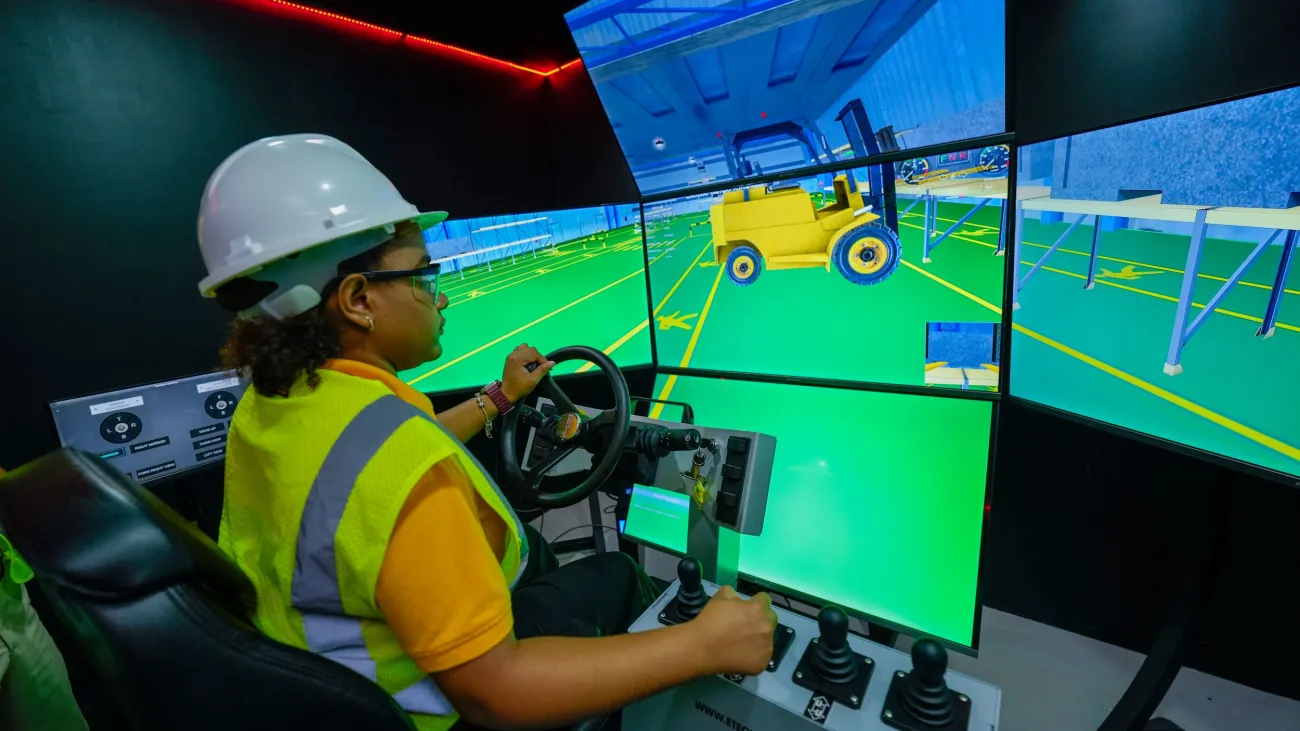 Simulador para carga maritima en Centro Tecnologico JG Peña Gomez en INFOTEP DE HAINA 2