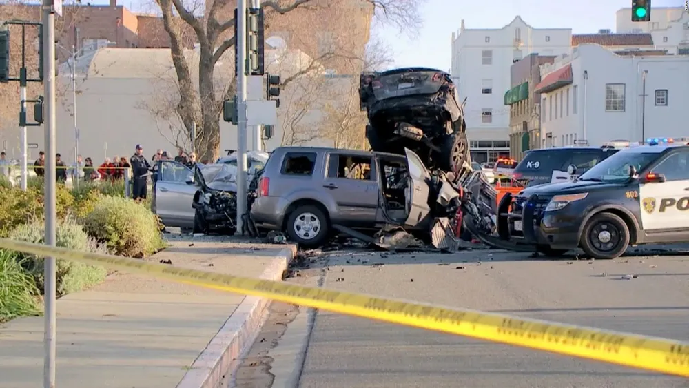 cnne-1373984-un-adolescente-de-13-anos-causa-accidente-fatal-en-un-auto-robado