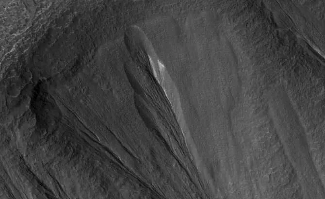 7141_vida-asociada-al-hielo-en-marte