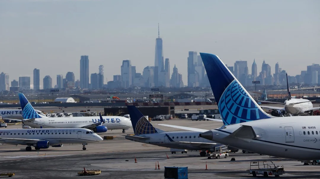 united-to-cancel-35-roundtrip-flights-a-day-at-ewr-after-v0-v4iMMSEb-R-o9szsm8f41IIsBsJ33gcRlyNq0iT_Kao