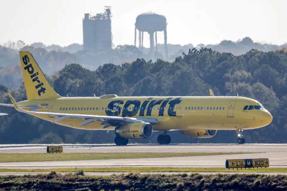 Spirit-airlines-airplane