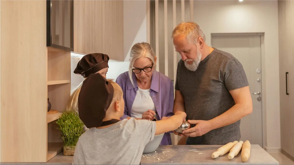 una-pareja-de-abuelos-con-sus-nietos_ed4b