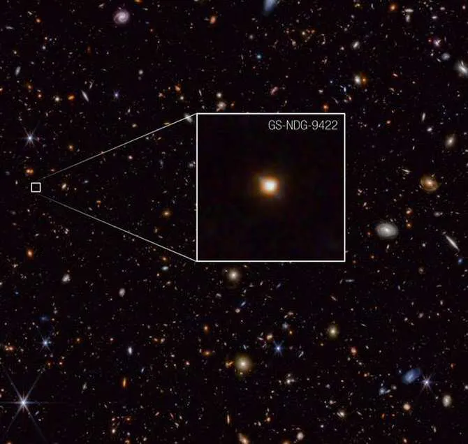 9698_descubren-una-enigmatica-galaxia