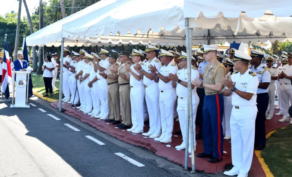 Armada-Dominicana-1140x694 (1)
