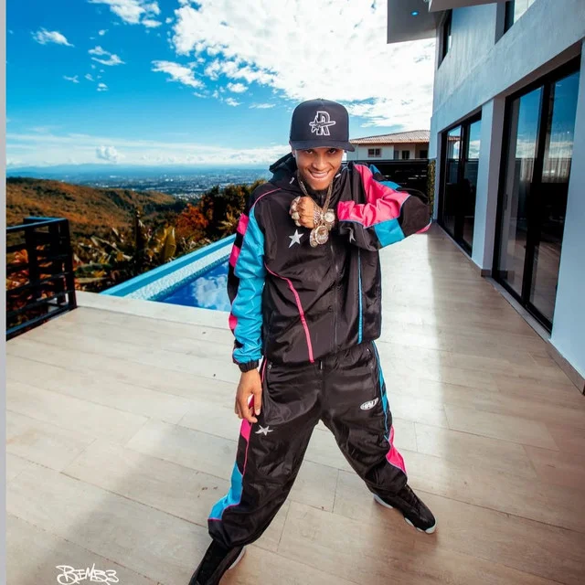 ab6761610000e5ebdcc4e23b47830cc68b887228