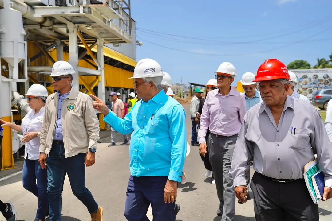 📍Visita institucional al Ingenio Porvenir 🔧🏭Este martes, el Dr. Rafael A. Burgos Gómez, director general de Bienes Nacionales (@dgbnrdo) y honorífico del CEA-CORDE (@cea_rd), recibió en el Ingenio Porven (3)