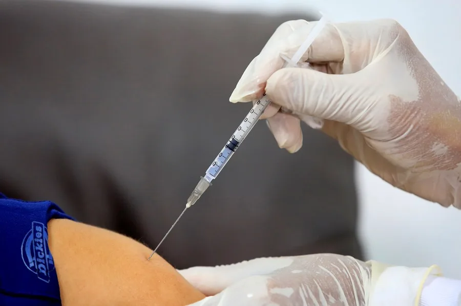 Vacuna_Gripe_aviar_Brasil