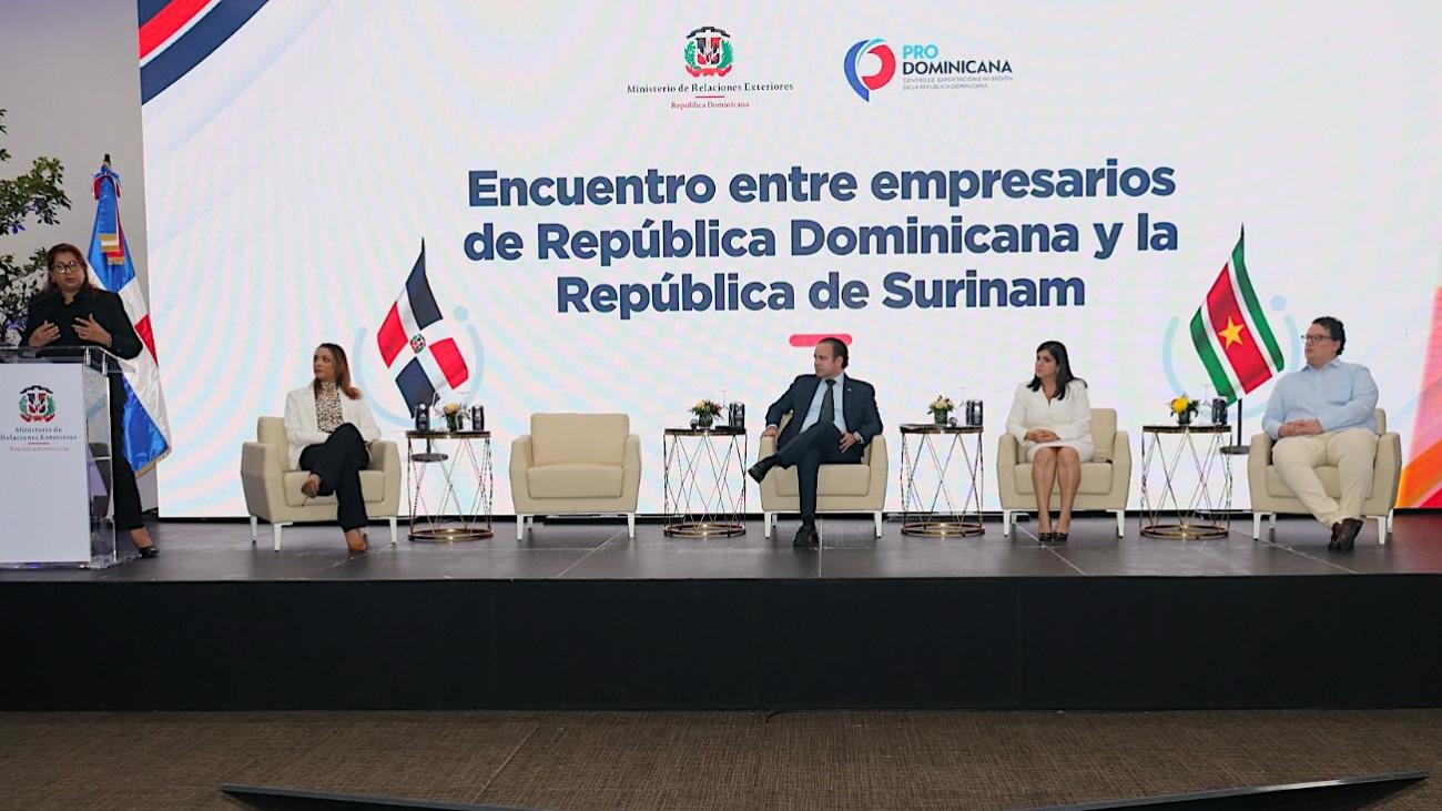 Encuentro entre empresarios RD y Surinam