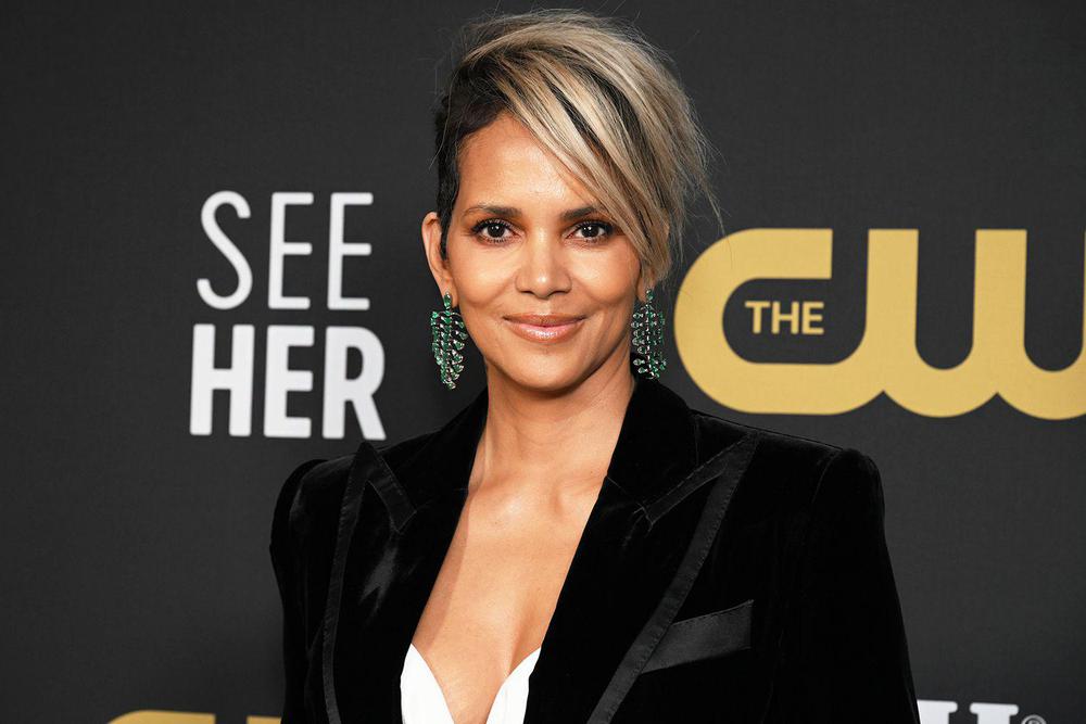Halle-Berry-1-e87e74f552a64b9a913e66fa7c7468f0