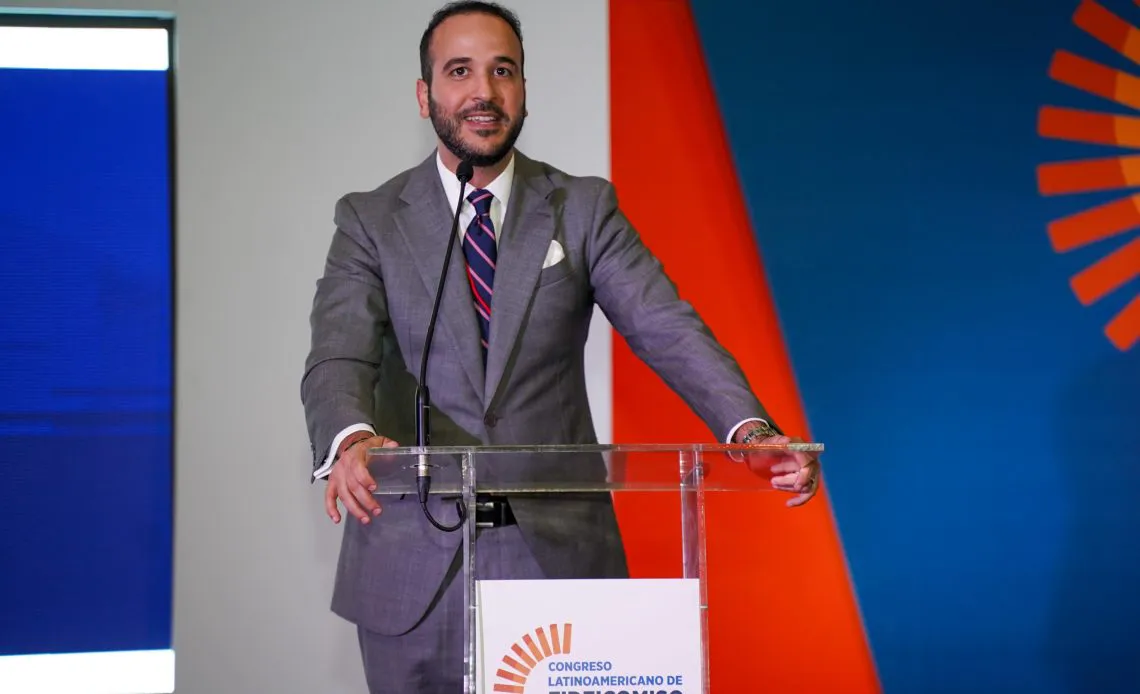 Foto-1-Christian-Molina-presidente-ejecutivo-de-ASOFIDOM-1140x694
