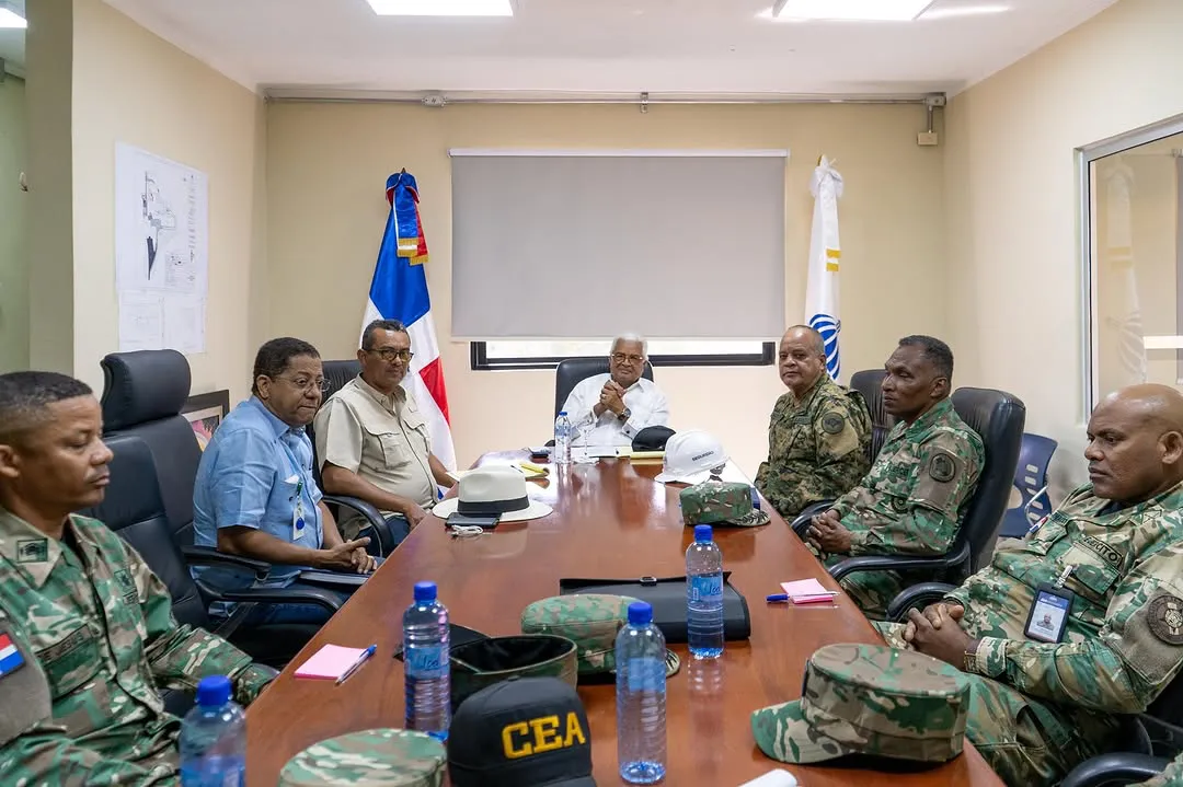 ¡Compromiso con el progreso! Nuestro director Rafael Burgos Gómez continúa supervisando los avances de la zafra azucarera 2024-2025 en el histórico Ingenio Porvenir, San Pedro de Macorís. Esta importante i (2)