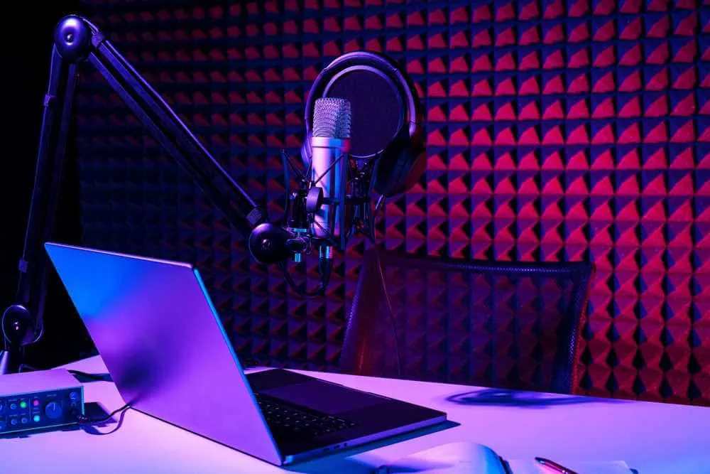 celebra-el-dia-internacional-del-podcast