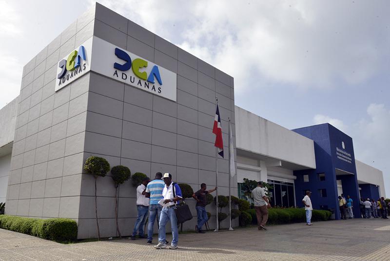 fachada-administracion-haina-oriental