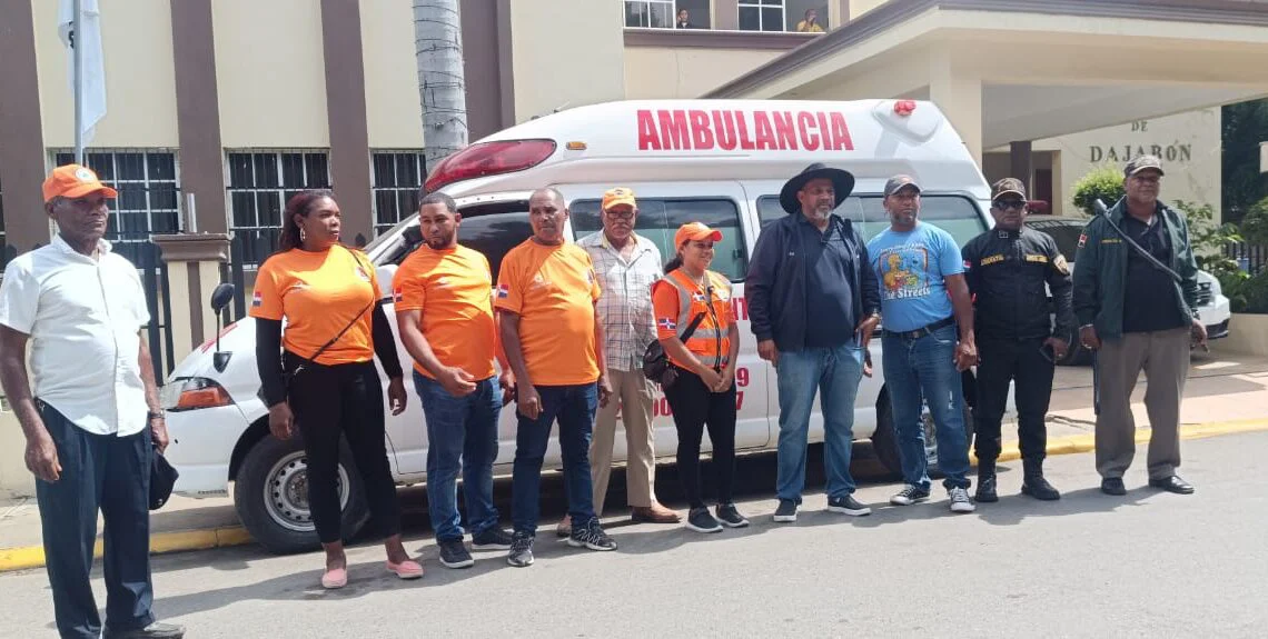 Donan-terrenos-y-ambulancia-a-DF-Dajabon-1140x575