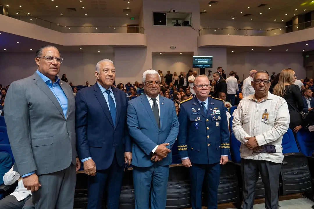 Compromiso con la Transparencia y la Integridad   El Dr. Rafael Burgos Gómez, Director General de Bienes Nacionales y Honorífico del CEA, participó en #TUSDATOS, un evento organizado por la Dirección Genera (2)