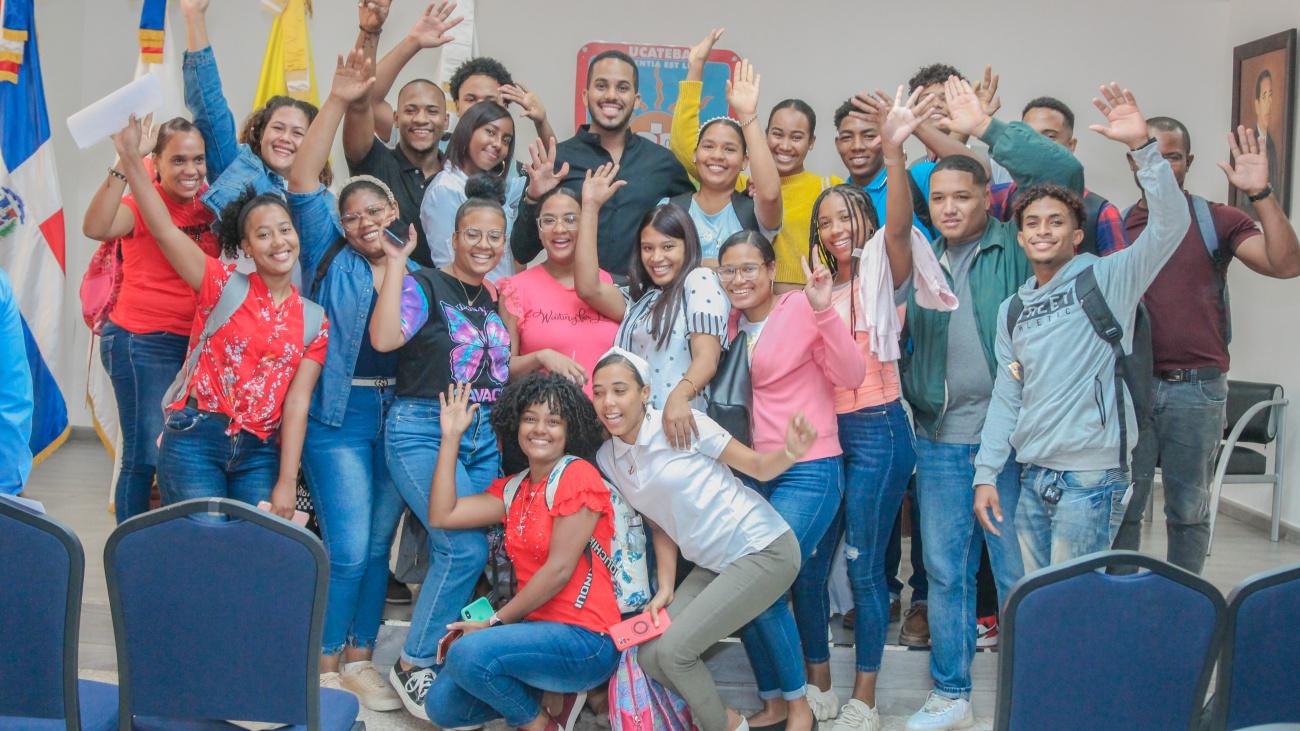 Ministerio de la Juventud y Ucateba firman convenio para beneficiar estudiantes en Barahona 3