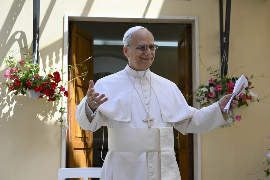PAPA-CASTELGANDOLFO-1
