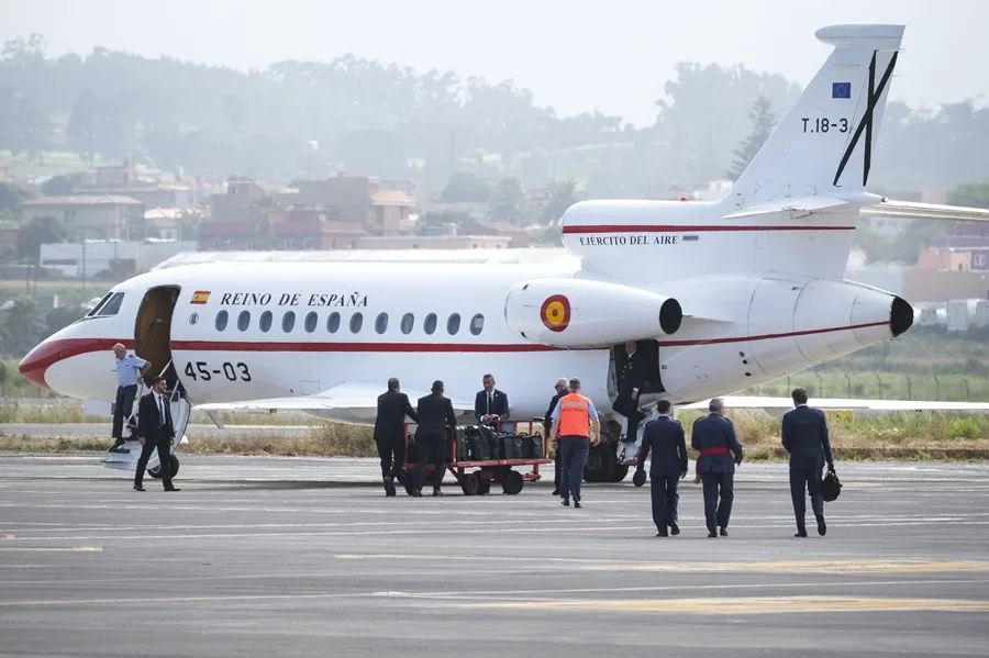 falcon-rey-papa-roma-vuelta-leon-XIV
