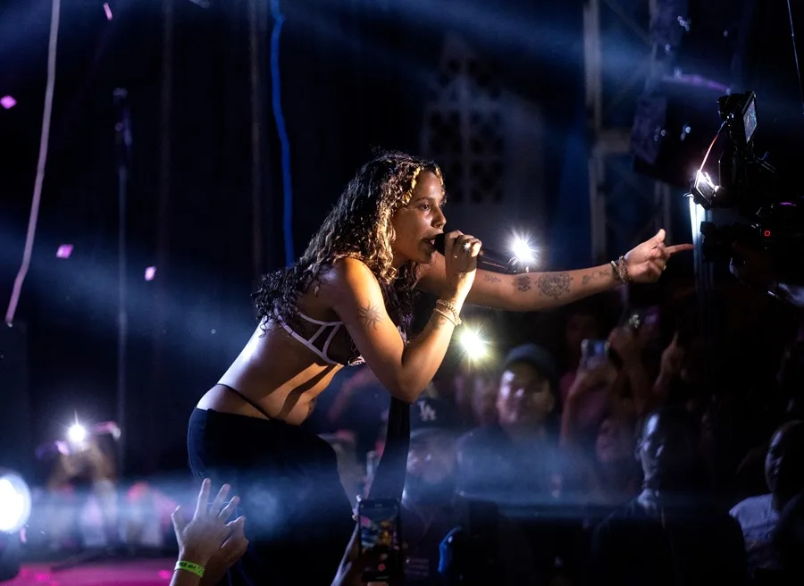 Tokischa-rapera-basilica-san-sebastian