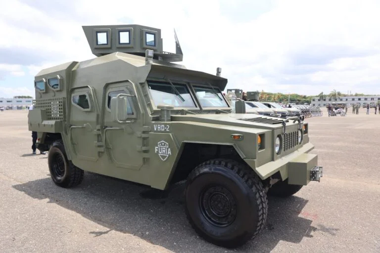 Abinader-entrega-vehiculos-militares-768x512