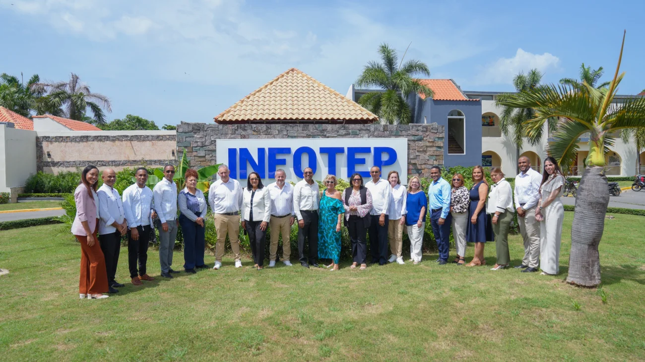 Recibimiento de la delegación por parte del INFOTEP