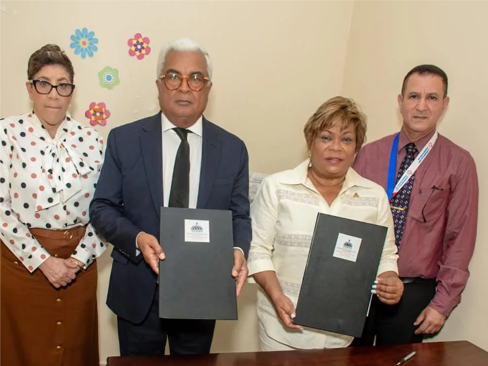 🏛️📄 Fortaleciendo la gestión provincialEl presidente Luis Abinader instruyó al director genera (2)