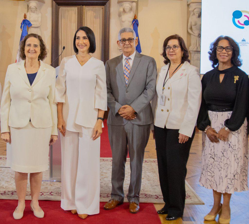 rosa-elcarte-raquel-arbaje-jose-rijo-luisa-luna-y-luisa-ogando-1024x921