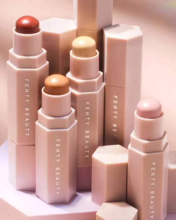 maquillaje-famosos-fentybeauty1