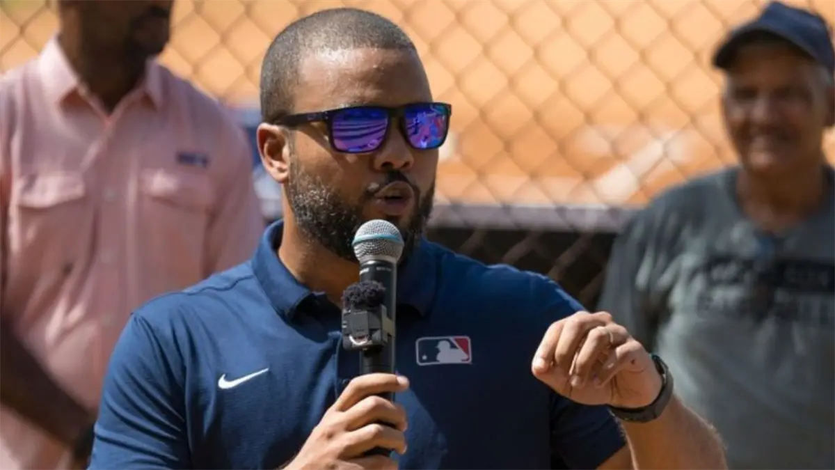 miguel-matos-es-designado-director-de-la-oficina-de-mlb-en-rd-8901e439-focus-min0.09-0.32-1200-675