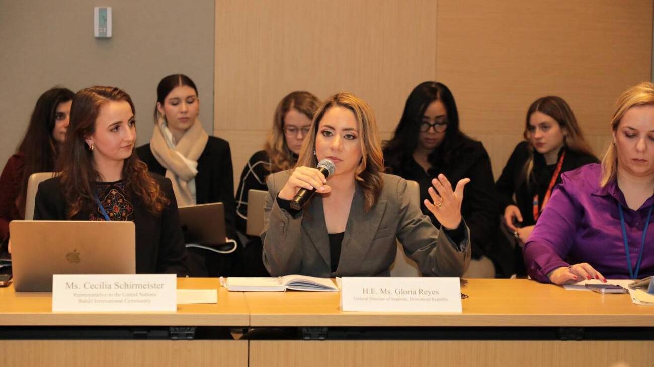 Gloria Reyes, directora general