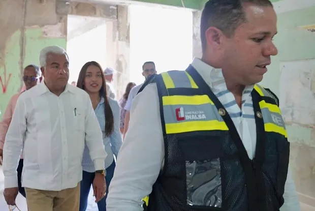 El Dr. Rafael Burgos Gómez, Director General de Bienes Nacionales @dgbnrdo y Ejecutivo Honorífic (2)