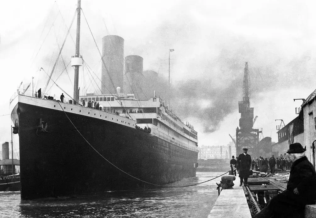 rms-titanic-southampton-docks-c-103371538-1005x694